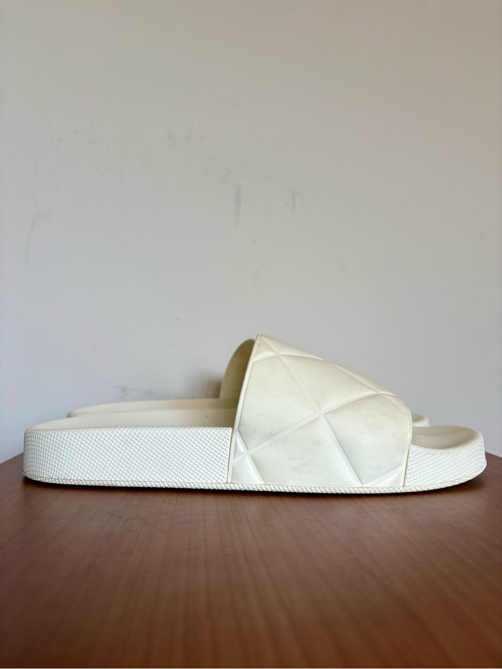 Bottega Veneta Slider Rubber Slides Sandals White Sea Salt EU 39 Made in Italy